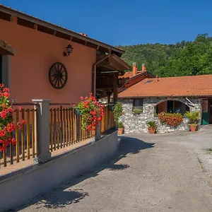 01234 - Agriturismo La Marpea, Esperienza In Mezzo Alla Natura E Al Cibo Tipico Italiano Alloggio per agriturismo
